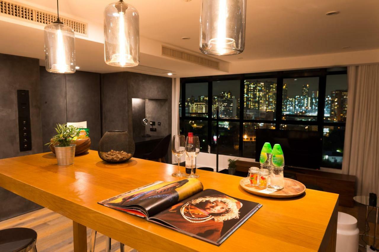 Hmlet Austin Avenue Hotel Хонконг Екстериор снимка